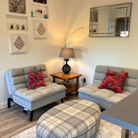 Chalet On The Green - Self Contained With Parking. Inshes Eksteriør bilde