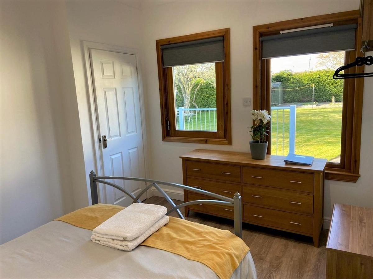 Chalet On The Green - Self Contained With Parking. Inshes Eksteriør bilde
