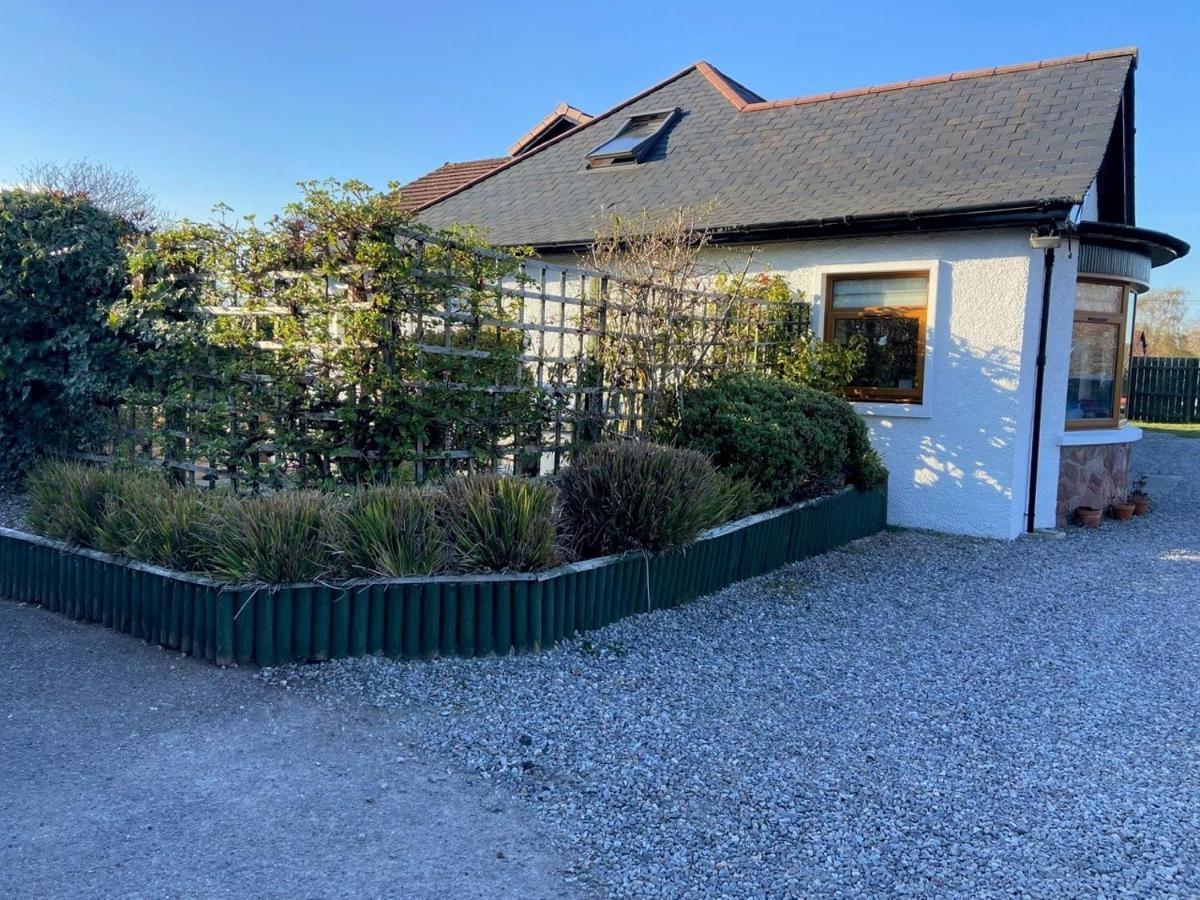 Chalet On The Green - Self Contained With Parking. Inshes Eksteriør bilde